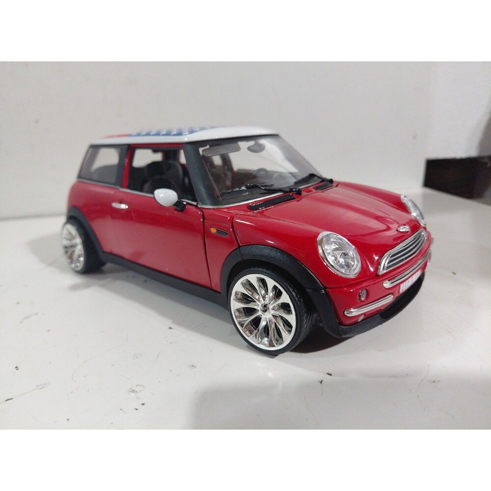 BBurago 1:18 Scale Die Cast 2001 BMW Mini Cooper w/ Custom Wheels